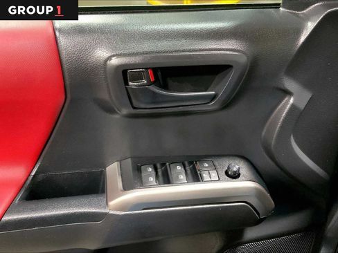 Used 2022 Toyota Tacoma SR5 w/ Technology Package RWD image 36