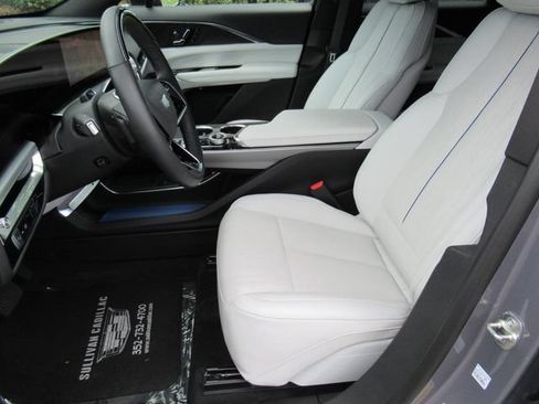 Certified 2024 Cadillac Lyriq Luxury RWD image 18