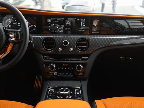Used 2025 Rolls-Royce Ghost Black Badge AWD/4WD image 17