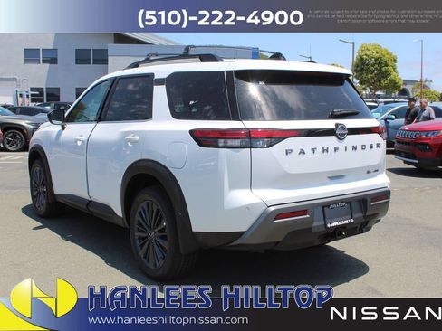 New 2026 Nissan Pathfinder SL w/ SL Premium Package AWD/4WD image 9