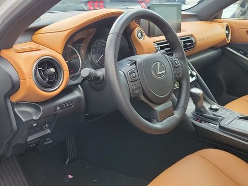 Used 2025 Lexus IS 350 F Sport RWD image 9