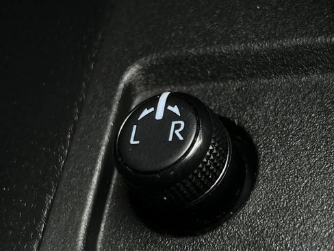 Used 2020 Toyota Corolla SE FWD image 36