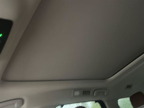 Used 2024 Nissan Pathfinder Platinum w/ Black Appearance Package FWD image 3