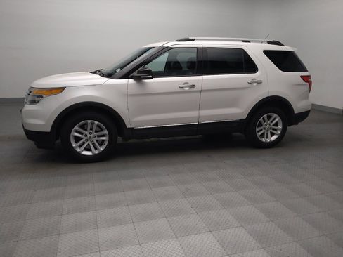 Used 2014 Ford Explorer XLT w/ Equipment Group 202A image 2