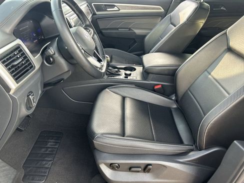 Certified 2022 Volkswagen Atlas Cross Sport SE image 15