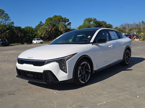 New 2025 Kia K4 GT-Line w/ GT-Line Premium Package FWD image 4