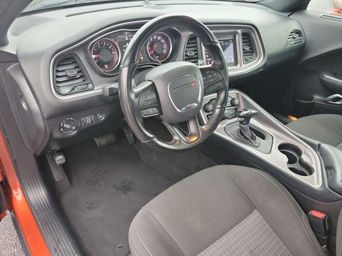 Used 2022 Dodge Challenger GT image 3