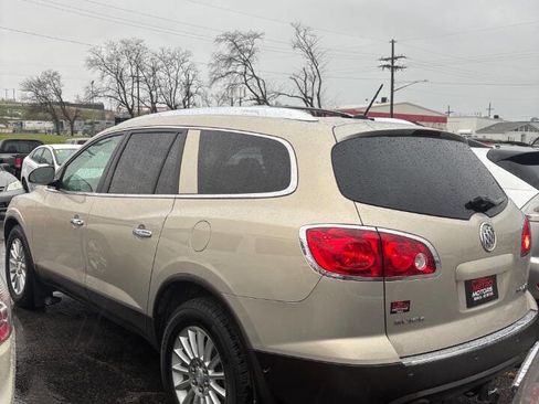 Used 2009 Buick Enclave CXL w/ Driver Confidence Package image 3