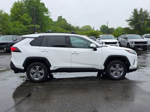 Used 2025 Toyota RAV4 XLE AWD/4WD image 9