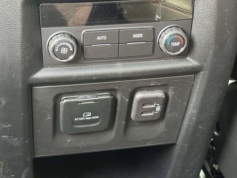 Used 2023 Chevrolet Traverse RS AWD/4WD image 13