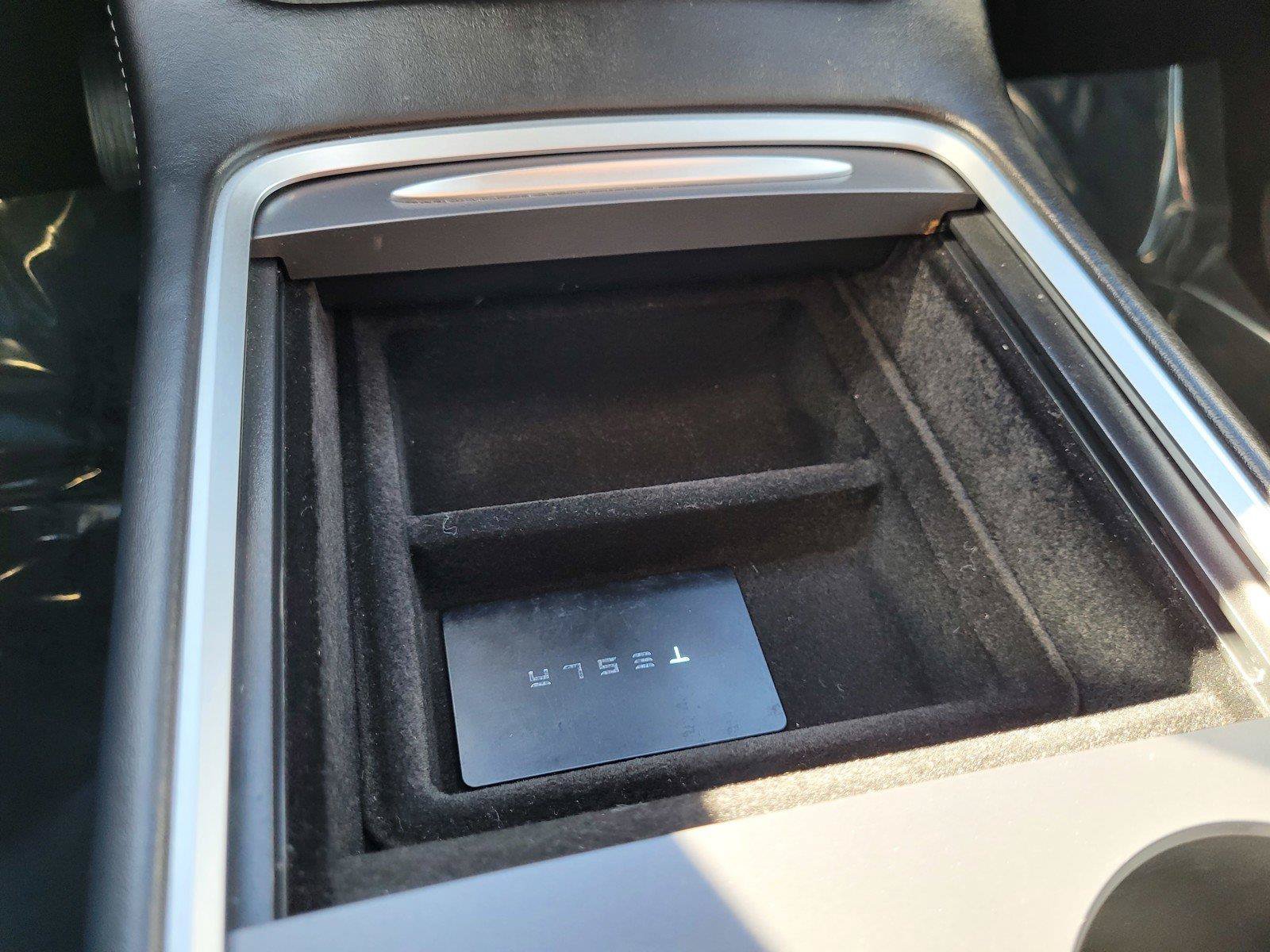 Used 2022 Tesla Model Y Long Range AWD/4WD image 27