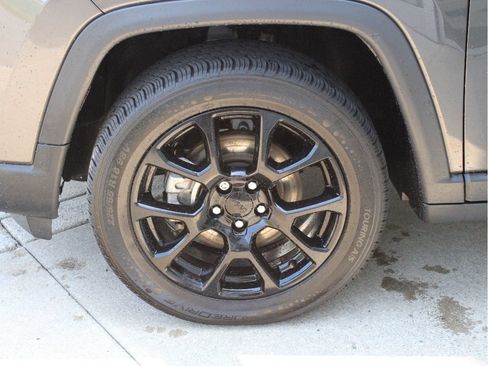 Certified 2022 Jeep Compass Latitude AWD/4WD image 38