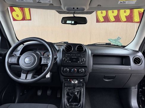 Used 2016 Jeep Patriot Sport FWD image 7