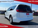 Used 2024 Chrysler Pacifica Touring-L image 5