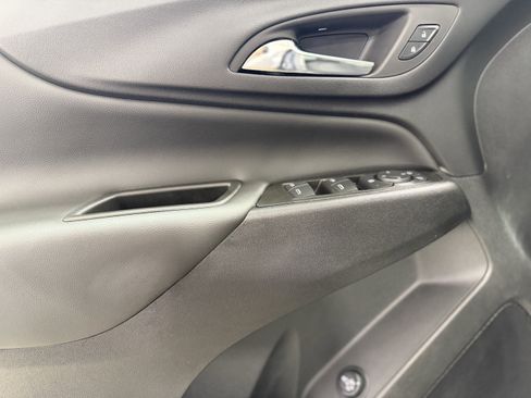 Used 2023 Chevrolet Equinox LT image 14