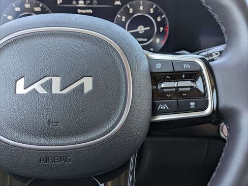 Used 2024 Kia Carnival SX Prestige image 15