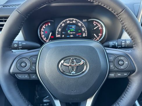 New 2025 Toyota RAV4 XLE image 22