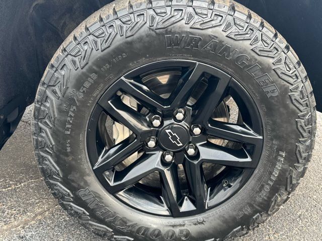 Used 2024 Chevrolet Silverado 1500 LT Trail Boss w/ Protection Package AWD/4WD image 5