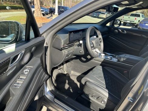 Used 2025 Genesis GV80 3.5T e-SC image 4