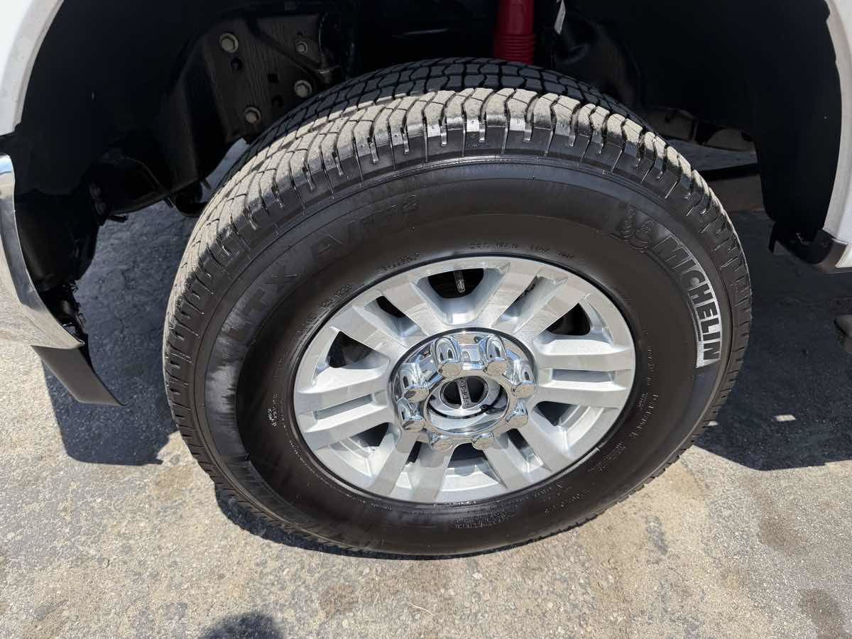 Used 2017 Ford F250 XLT w/ XLT Value Package AWD/4WD image 15