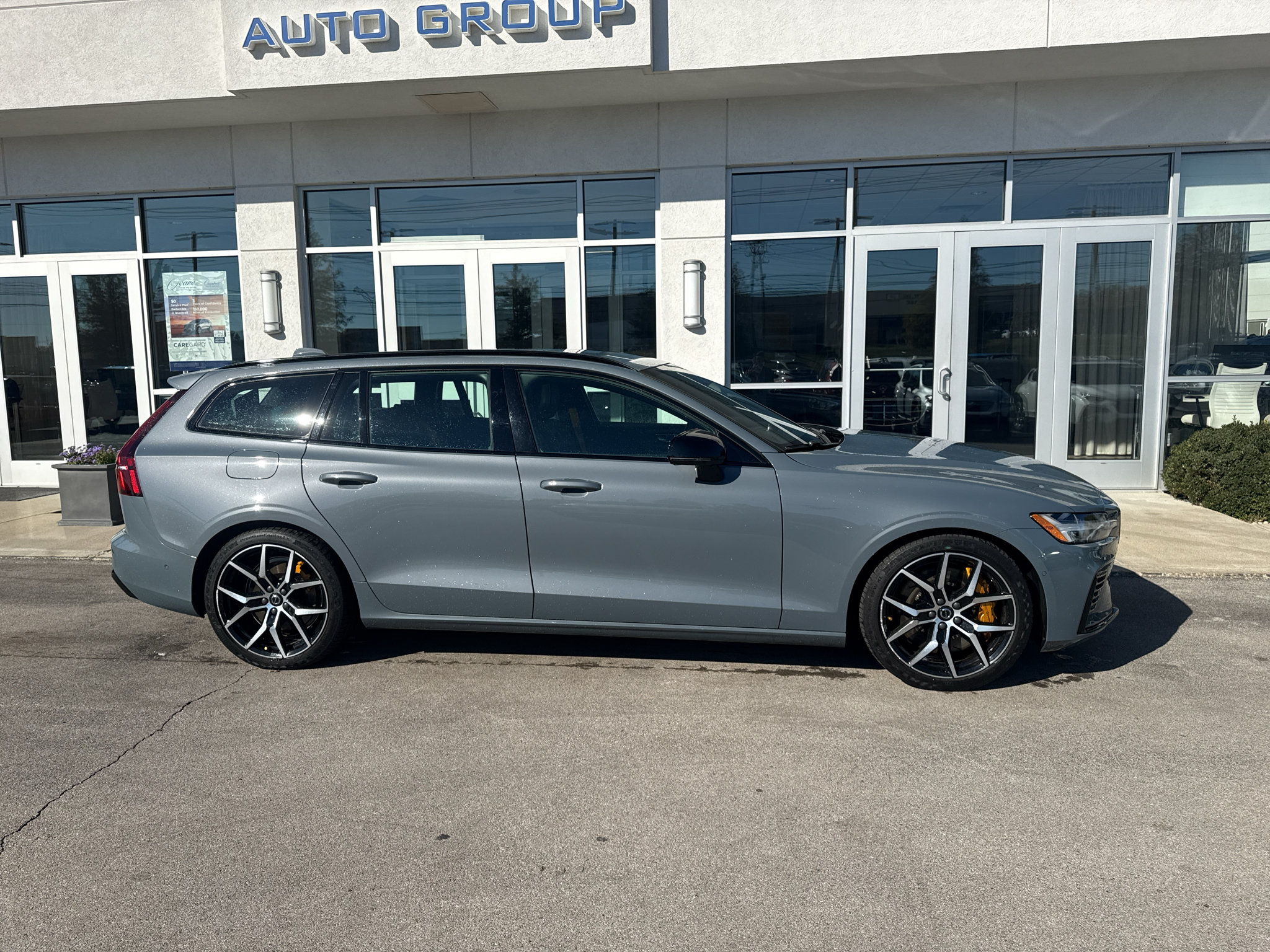 Used 2023 Volvo V60 T8 Polestar AWD/4WD image 2