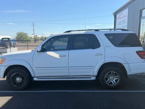 Used 2007 Toyota Sequoia SR5 RWD image 3
