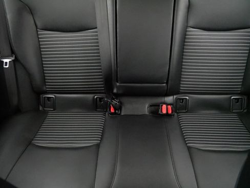 Used 2023 Toyota Corolla Cross XSE image 13