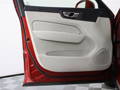 Certified 2023 Volvo XC60 B5 Core w/ Climate Package image 17