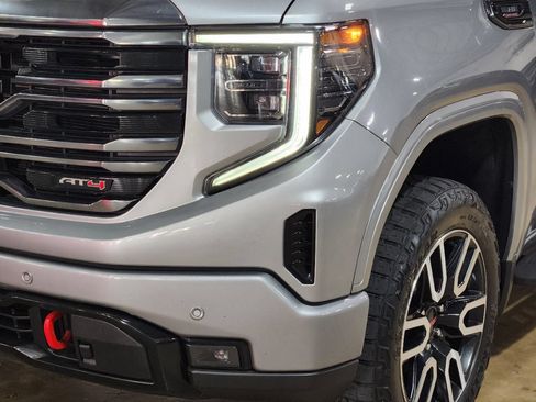 Used 2024 GMC Sierra 1500 AT4 w/ Technology Package AWD/4WD image 14