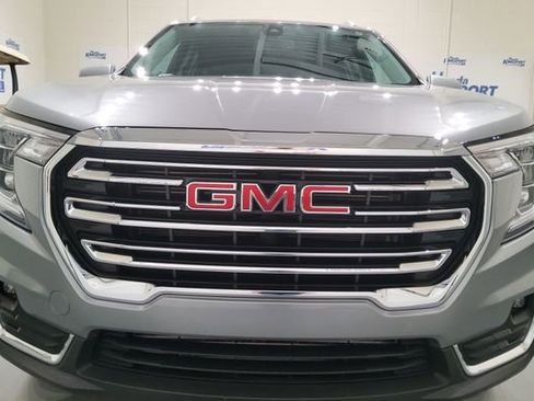 Used 2024 GMC Terrain SLT FWD image 9