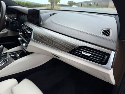 Used 2018 BMW 640i Gran Turismo xDrive w/ M Sport Package AWD/4WD image 22