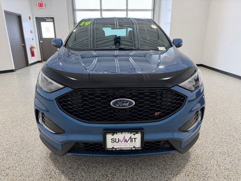 Used 2019 Ford Edge ST w/ Cold Weather Package AWD/4WD image 3