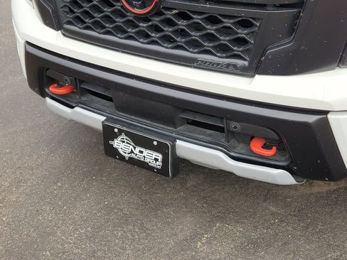 Used 2024 Nissan Titan PRO-4X w/ Pro-4x Convenience Package image 7