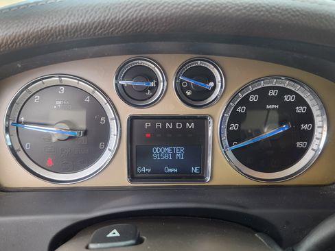 Used 2014 Cadillac Escalade Platinum image 12