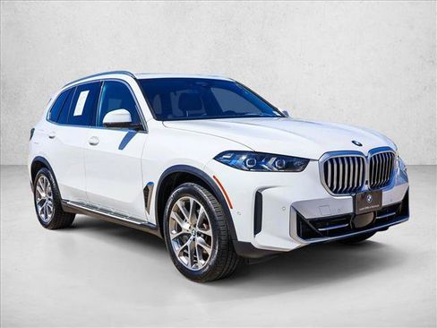 Used 2026 BMW X5 xDrive40i AWD/4WD image 3
