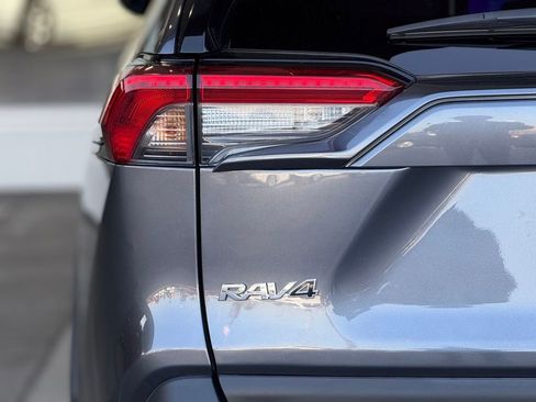 Used 2023 Toyota RAV4 XLE Premium image 13