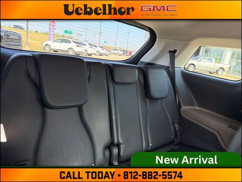 Used 2025 Kia Carnival FWD image 5