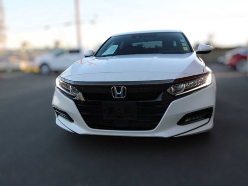 Used 2018 Honda Accord Sport image 20
