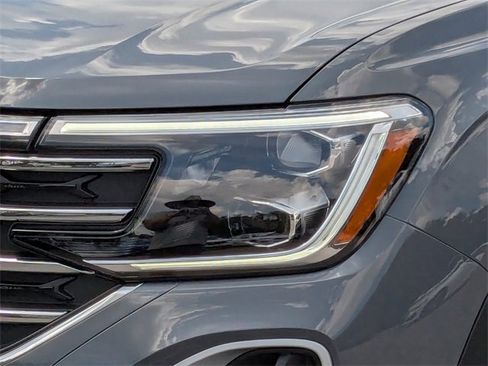 New 2026 Volkswagen Atlas SEL image 9