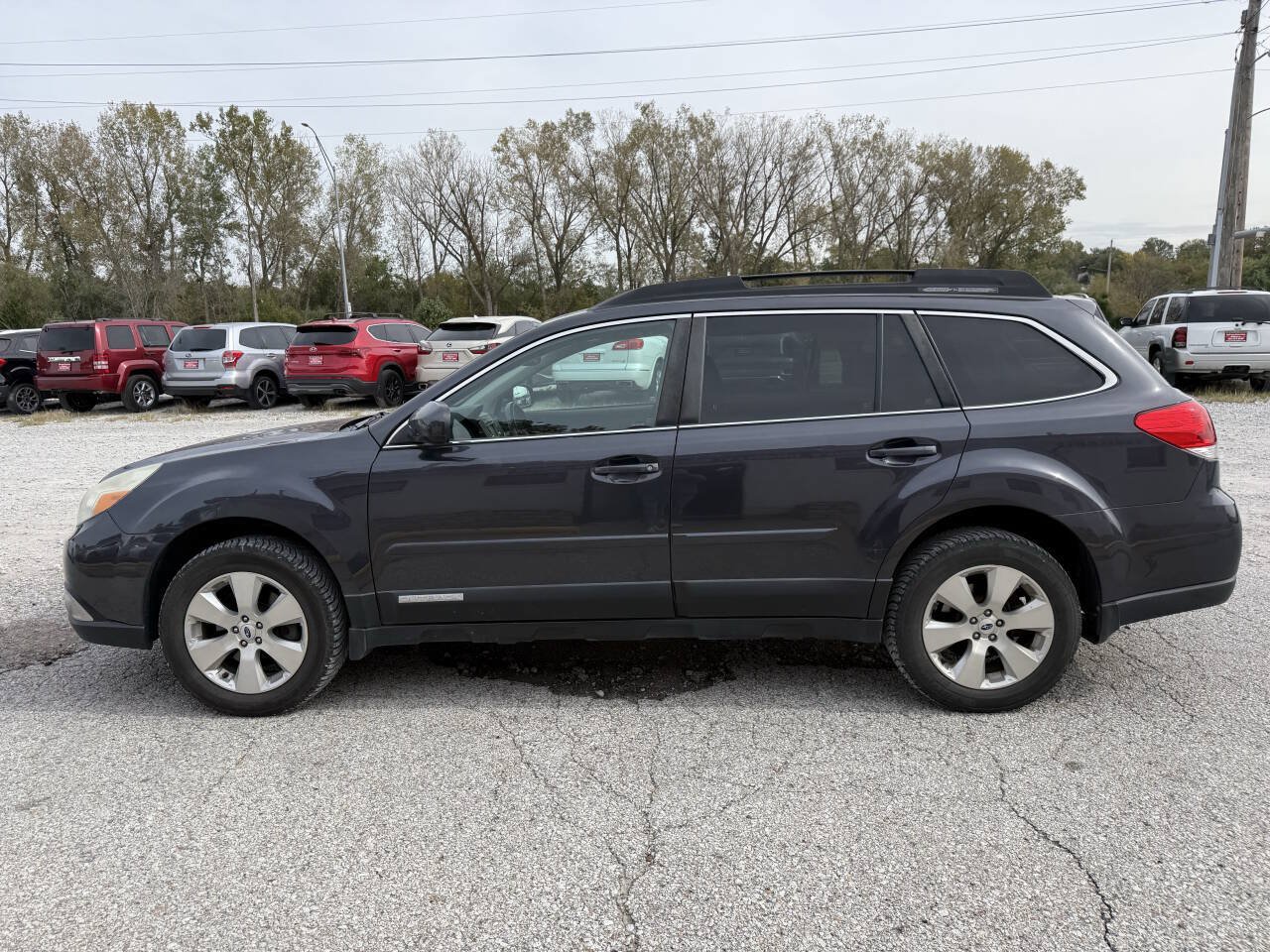 Used 2012 Subaru Outback 3.6R Limited w/ Moonroof Pkg AWD/4WD image 6