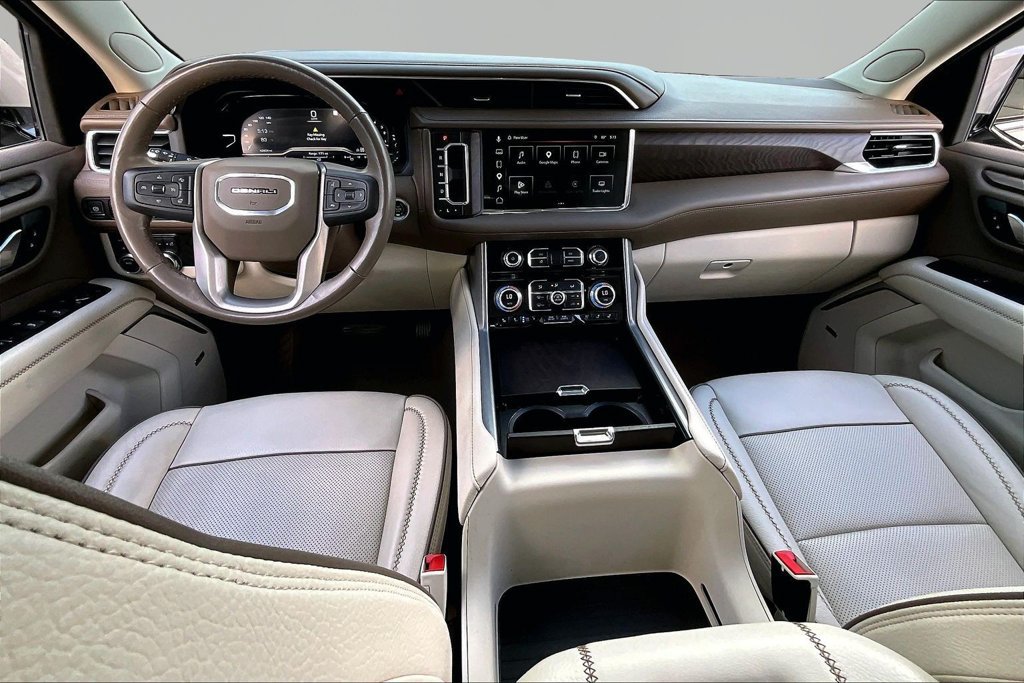 Used 2023 GMC Yukon Denali AWD/4WD image 7