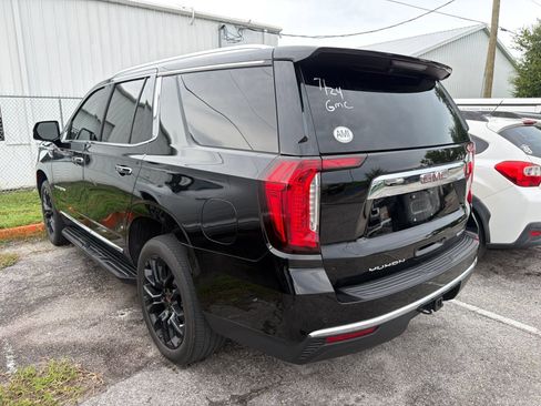 Used 2023 GMC Yukon SLT w/ SLT Premium Package AWD/4WD image 8