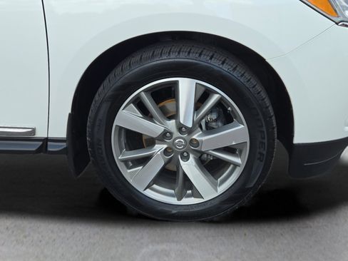 Used 2014 Nissan Pathfinder Platinum w/ Platinum Premium Package image 3