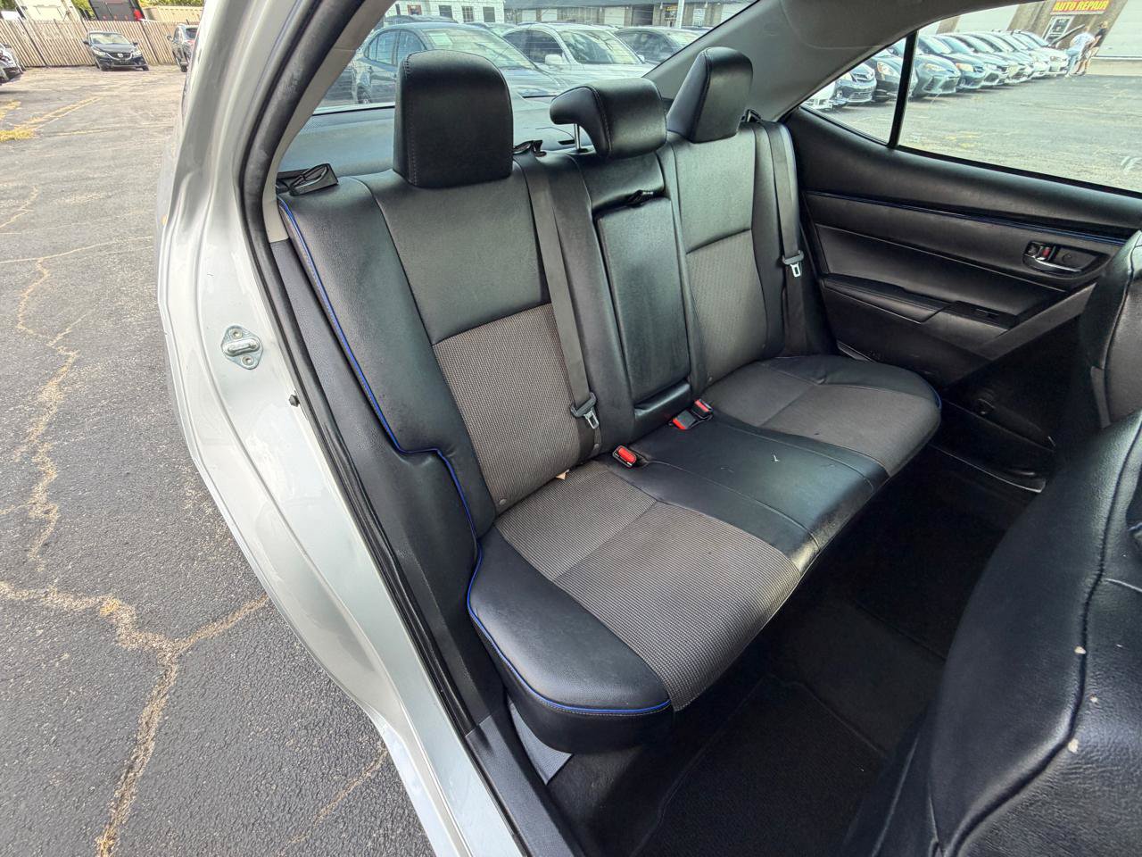 Used 2018 Toyota Corolla SE FWD image 14
