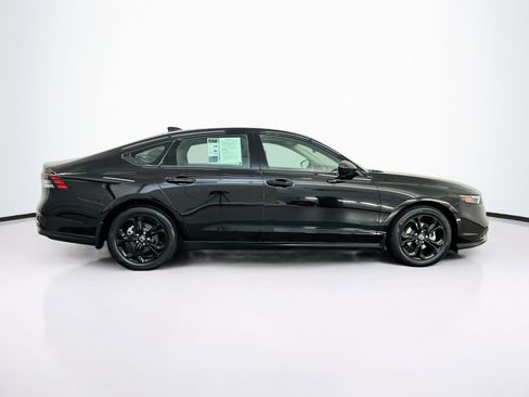 Used 2025 Honda Accord SE image 10