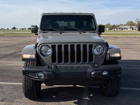 Used 2018 Jeep Wrangler Unlimited Sahara AWD/4WD image 12