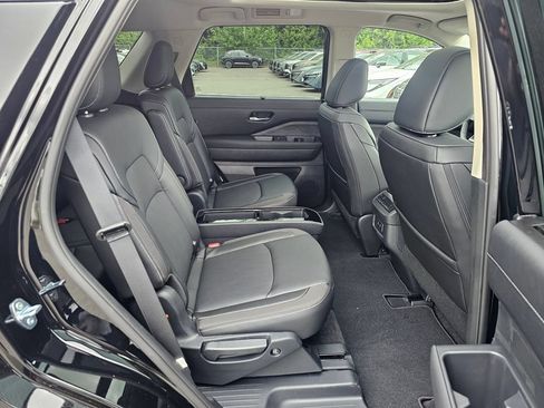 New 2026 Nissan Pathfinder SL w/ SL Premium Package AWD/4WD image 38