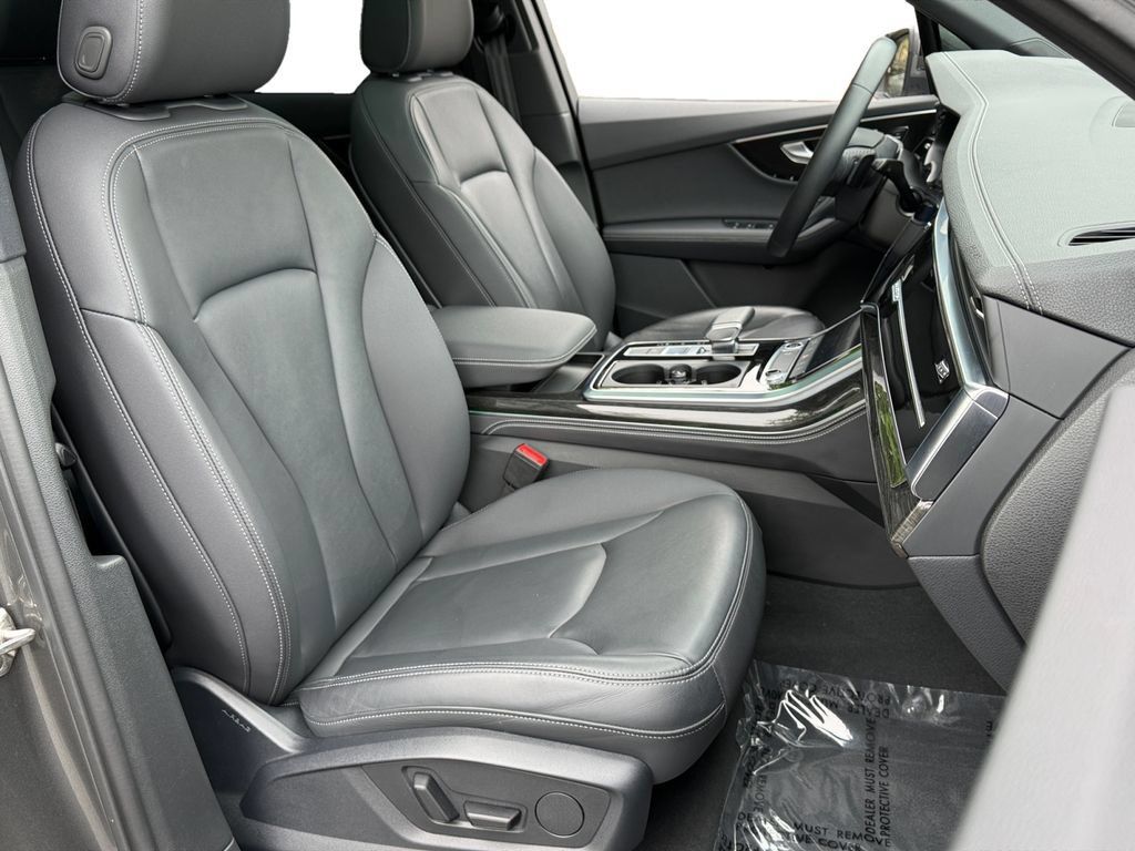 Used 2025 Audi Q7 3.0T Premium Plus AWD/4WD image 15