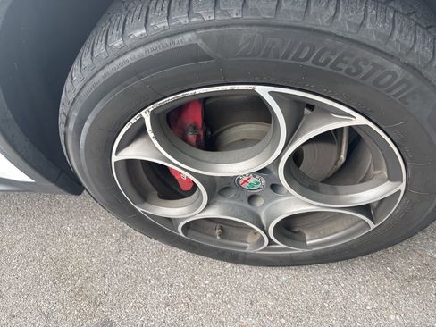 Used 2018 Alfa Romeo Stelvio Ti Sport image 3