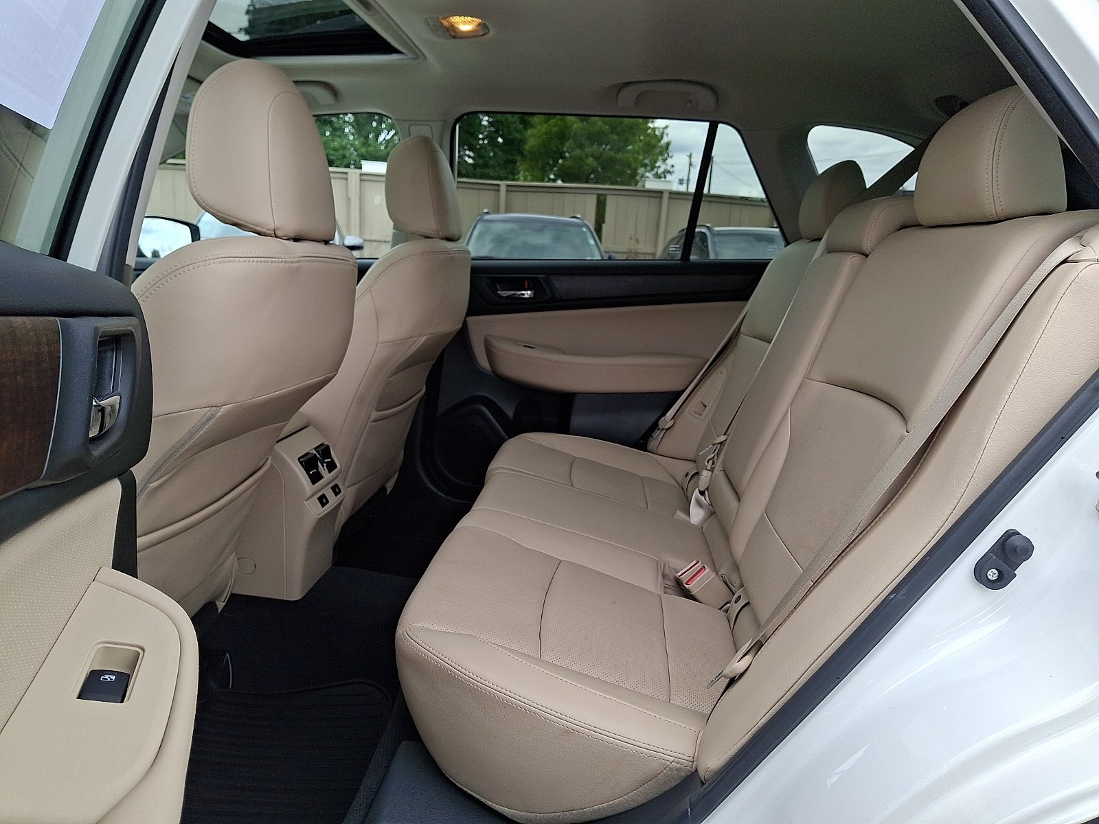 Used 2017 Subaru Outback 2.5i Limited AWD/4WD image 10